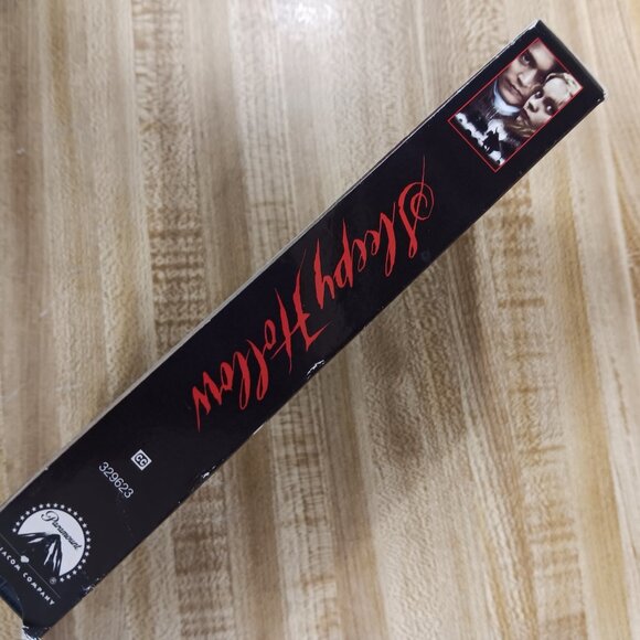 Sleepy Hollow VHS 1999 Tim Burton Gothic Supernatural Horror Johnny Depp Ricci - Picture 4 of 7